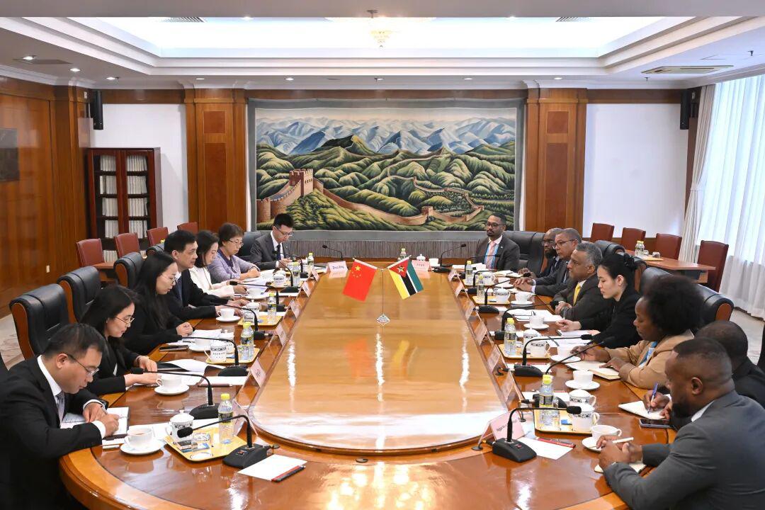 周海兵副主任会见莫桑比克规划和发展部部长瓦拉