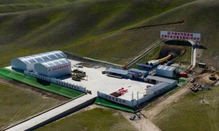 铁路建设：800公里8小时，伊阿铁路贯通天山纵向走廊